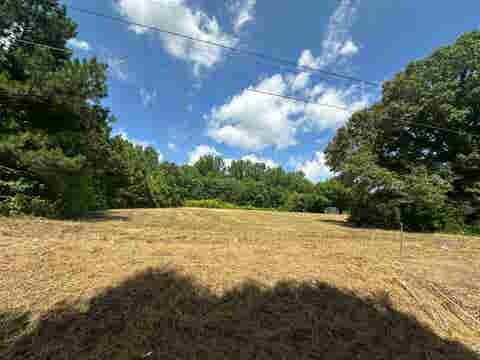Photo of 2015 BELL GROVE RD, Oakland, TN 38060 (MLS # 10224433)