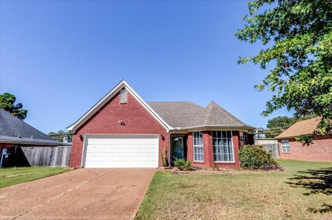 Photo of 120 GARDEN VIEW DR, Oakland, TN 38060 (MLS # 10231909)