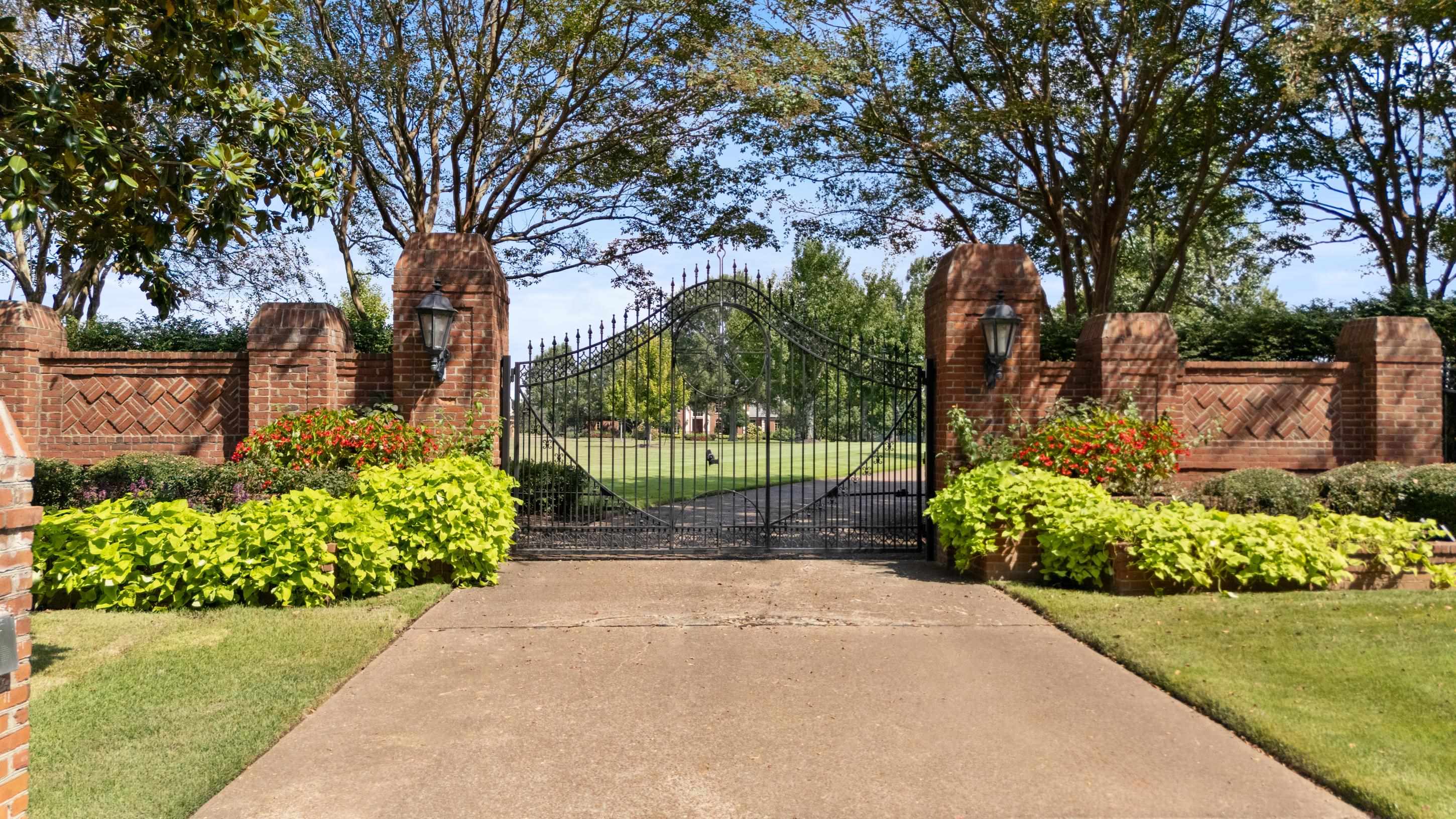 1800 N COLLIERVILLE-ARLINGTON RD