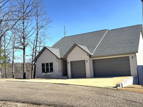 Photo of 85 BREEZE PT SE, Savannah, TN 38372 (MLS # 10214393)