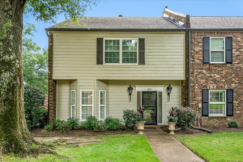 Photo of 1858 KIMBROUGH RD, Germantown, TN 38138 (MLS # 10227803)