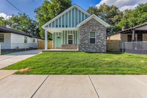 Photo of 2132 LYON AVE, Memphis, TN 38108 (MLS # 10225012)