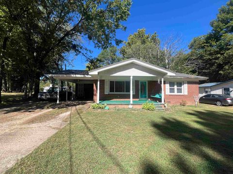 Photo of 123 N MAGNOLIA ST, Adamsville, TN 38310 (MLS # 10204691)