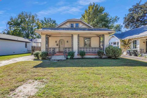 Photo of 1553 N PARKWAY AVE, Memphis, TN 38112 (MLS # 10208974)