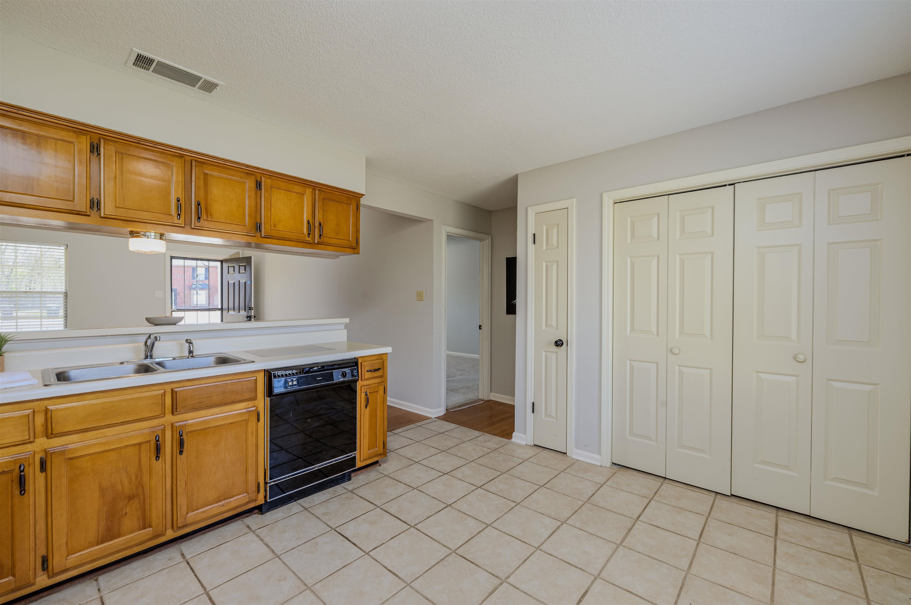 Memphis, Tennessee 38133, United States, 3 Bedrooms Bedrooms, ,2 BathroomsBathrooms,Residential,Active,87774