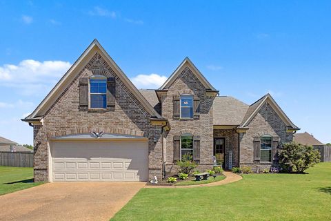 Photo of 160 OAK HOLLOW DR, Oakland, TN 38060 (MLS # 10221702)