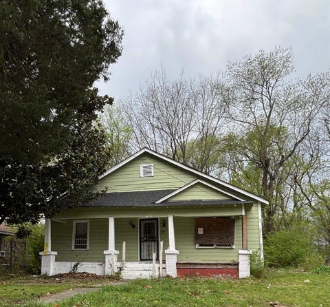 Photo of 3043 SAX RD, Memphis, TN 38109 (MLS # 10230729)