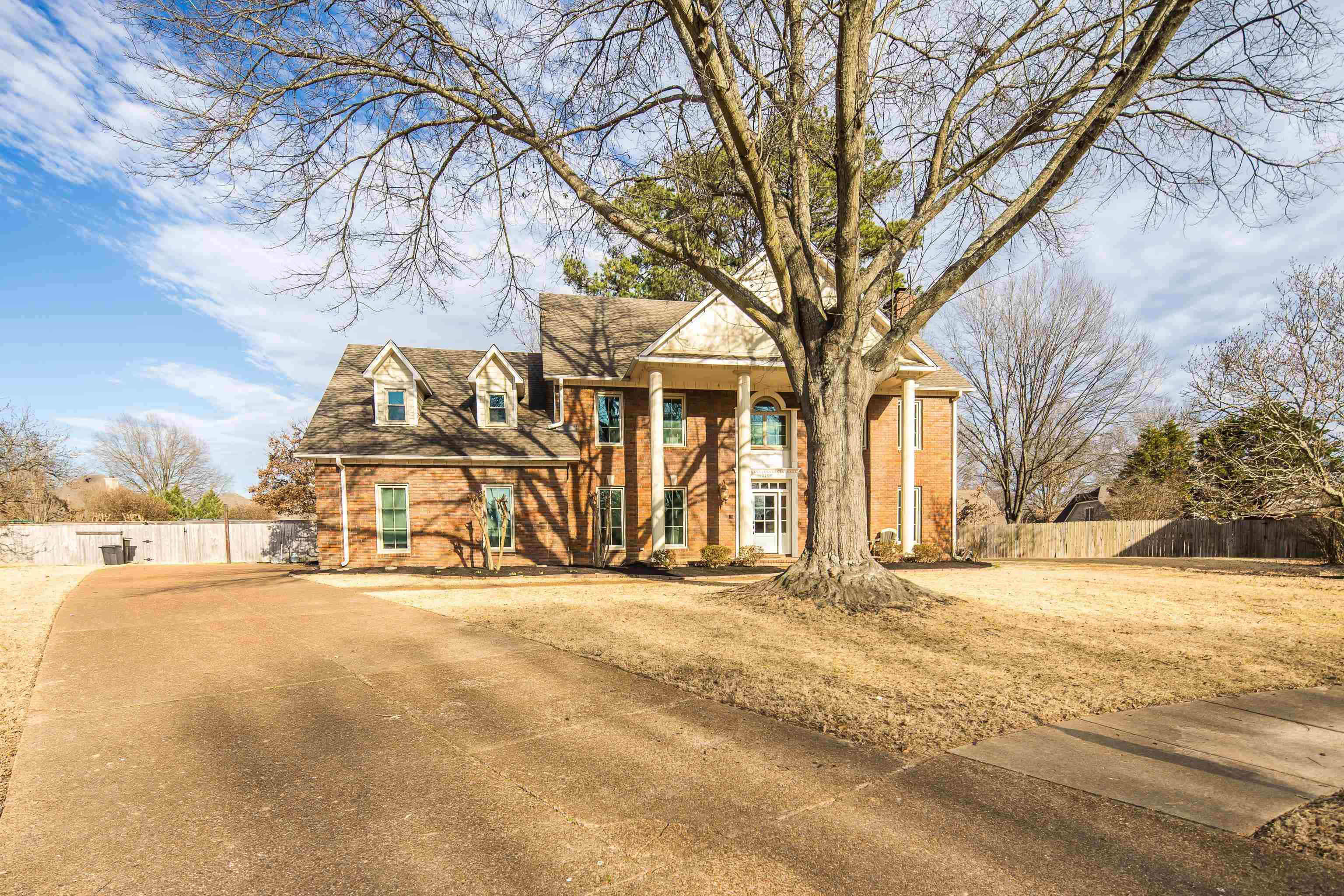 Collierville, Tennessee 38017, United States, 4 Bedrooms Bedrooms, ,4 BathroomsBathrooms,Residential,Active,79949