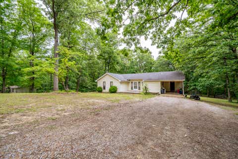 Photo of 259 OAKVIEW DR, Adamsville, TN 38310 (MLS # 10220979)