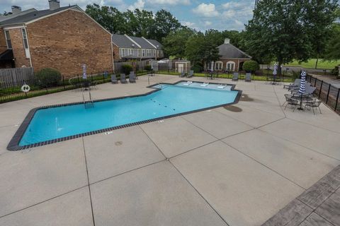 Townhouse in Memphis TN 6945 AMBERLY RD 35.jpg