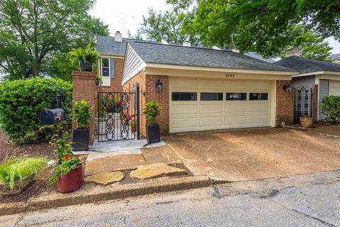 Townhouse in Memphis TN 6945 AMBERLY RD 39.jpg