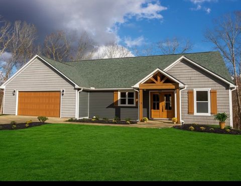 Photo of 1130 TWIN VIEW CIR, Selmer, TN 38375 (MLS # 10210446)