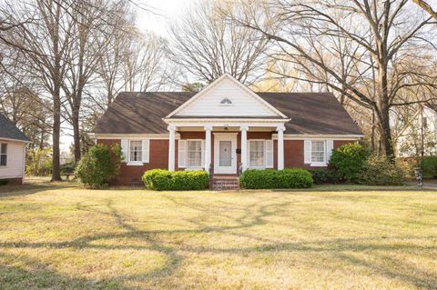 Photo of 319 E POPLAR AVE, Collierville, TN 38017 (MLS # 10217451)