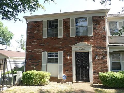 Photo of 5945 SWAYING PINE LN, Memphis, TN 38115 (MLS # 10214594)
