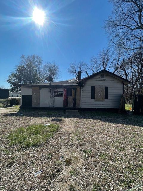 Photo of 2431 HUBBARD AVE, Memphis, TN 38108 (MLS # 10215742)