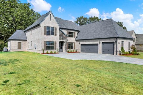 Photo of 325 WELLINGTON CIR S, Oakland, TN 38068 (MLS # 10177124)