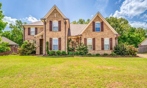 Photo of 45 OAK HOLLOW DR, Oakland, TN 38060 (MLS # 10212186)