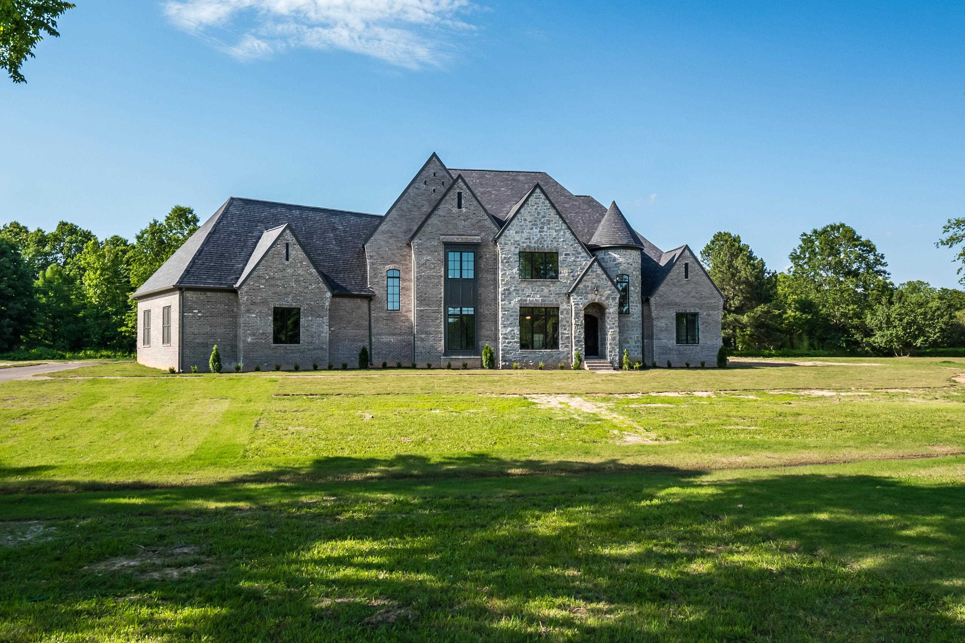 View Collierville, TN 38017 house