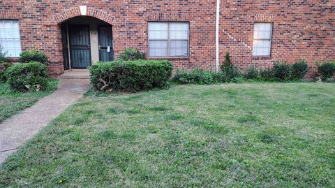 Photo of 3218 THIRTEEN COLONY MALL ST 4B #4B, Memphis, TN 38115 (MLS # 10207541)