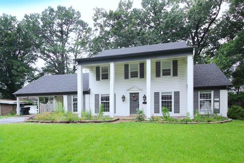 Photo of 2121 ABERGELDIE DR, Memphis, TN 38119 (MLS # 10222768)