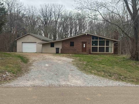 Photo of 112 LIBERTY CHURCH SMITH RD, Brighton, TN 38011 (MLS # 10217607)