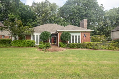 Photo of 1999 KOSTKA LN, Germantown, TN 38139 (MLS # 10225425)