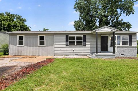 Photo of 882 LEACREST AVE, Memphis, TN 38109 (MLS # 10226873)