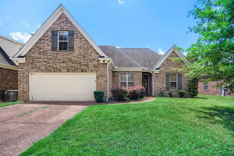 Photo of 7935 COUNTRY LAKE DR, Bartlett, TN 38133 (MLS # 10224294)
