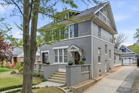 Photo of 124 CLARK PL, Memphis, TN 38104 (MLS # 10218399)