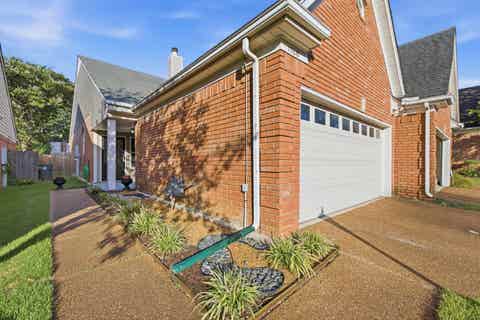 Photo of 1168 BRADY HOLLOW LN, Cordova, TN 38016 (MLS # 10228876)