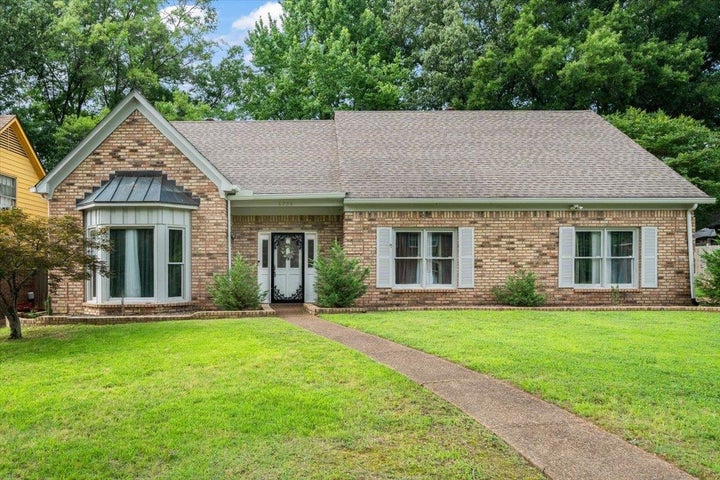 Photo 1 of 17 — 6736 KIRBY TRACE CV, Memphis, TN 38119