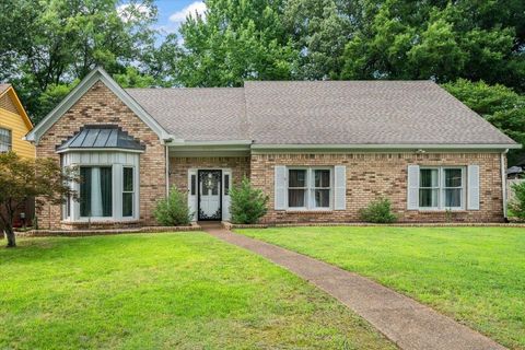 Photo of 6736 KIRBY TRACE CV, Memphis, TN 38119 (MLS # 10224683)