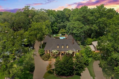 Photo of 595 RIVER VIEW RD, Memphis, TN 38120 (MLS # 10208377)