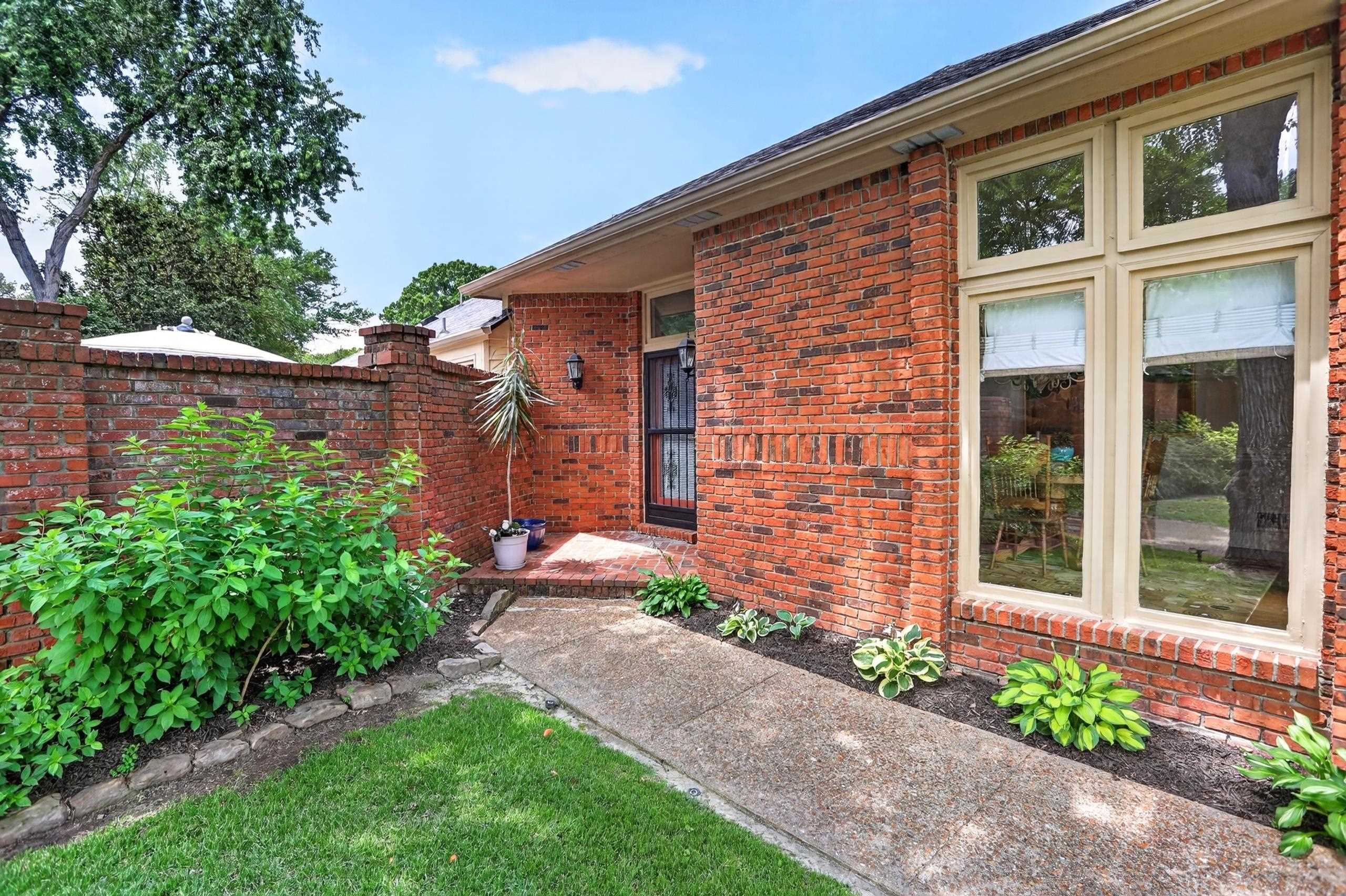 7763 HUNTERS RUN DR