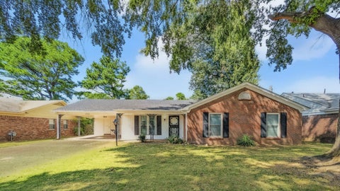 Photo of 5352 HERITAGE AVE, Memphis, TN 38115 (MLS # 10228985)