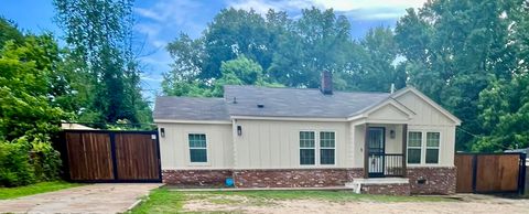 Photo of 1810 CEDARHURST AVE, Memphis, TN 38127 (MLS # 10213483)