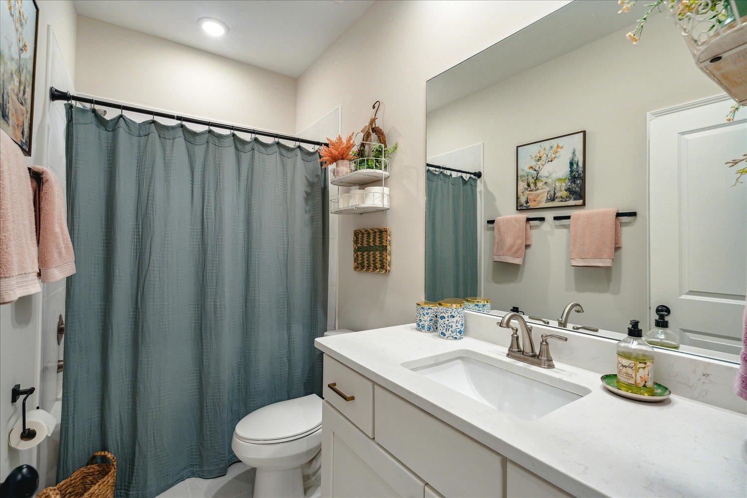 Unincorporated, Tennessee 38017, United States, 4 Bedrooms Bedrooms, ,5 BathroomsBathrooms,Residential,Pending,80222