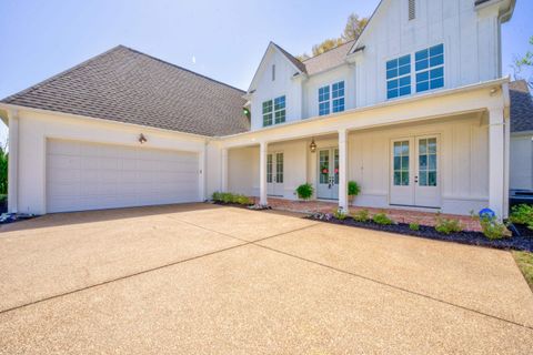 Photo of 1373 BELFAIR DR, Collierville, TN 38017 (MLS # 10208835)