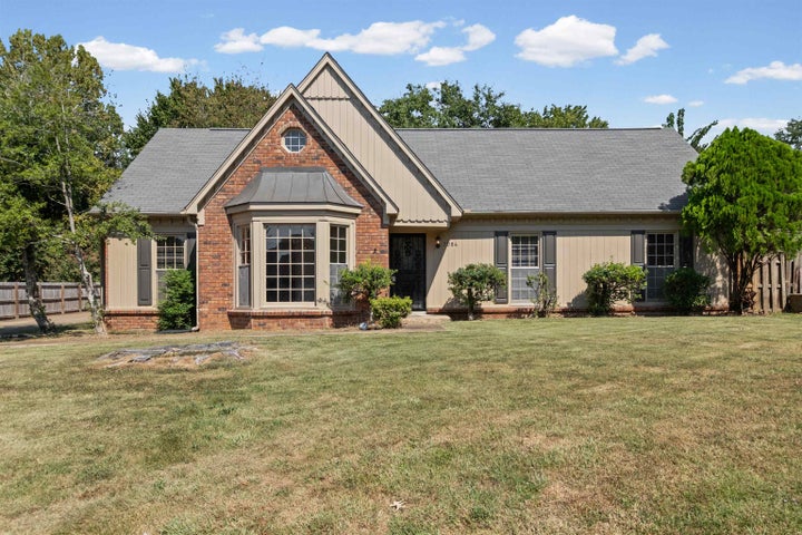 Photo 1 of 36 — 7084 CRESTRIDGE RD, Memphis, TN 38119
