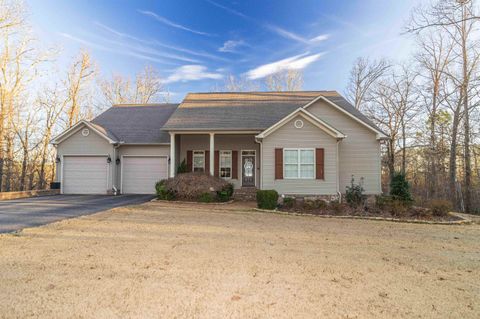 Photo of 47 FAIRWAY PLACE PL, Selmer, TN 38375 (MLS # 10214638)