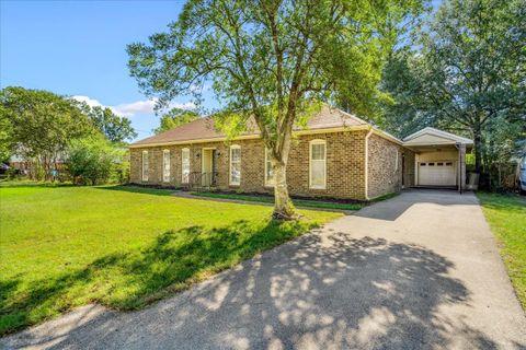Photo of 5725 EASTOVER PL, Memphis, TN 38119 (MLS # 10208380)