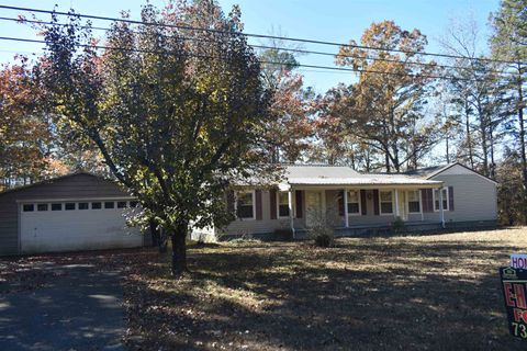 Photo of 115 FALCON ST, Selmer, TN 38375 (MLS # 10209855)