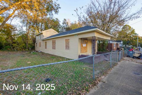 Photo of 1192 MERCHANT ST, Memphis, TN 38108 (MLS # 10209904)