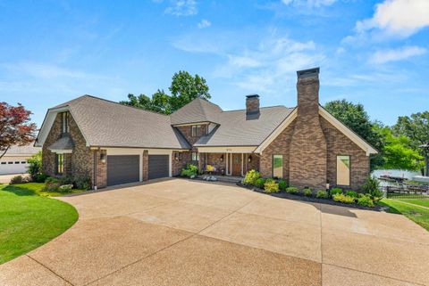 Photo of 9711 PINE POINT DR, Lakeland, TN 38002 (MLS # 10209724)