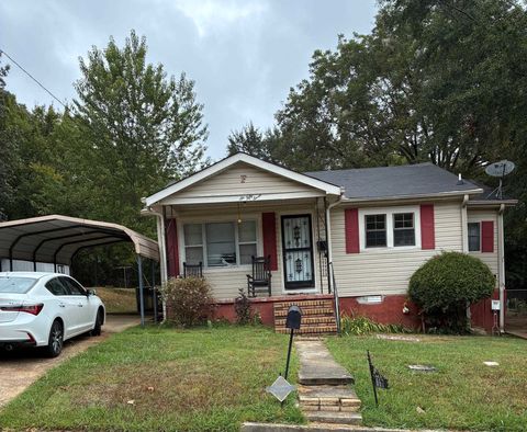 Photo of 657 E JACKSON ST, Bolivar, TN 38008 (MLS # 10201324)