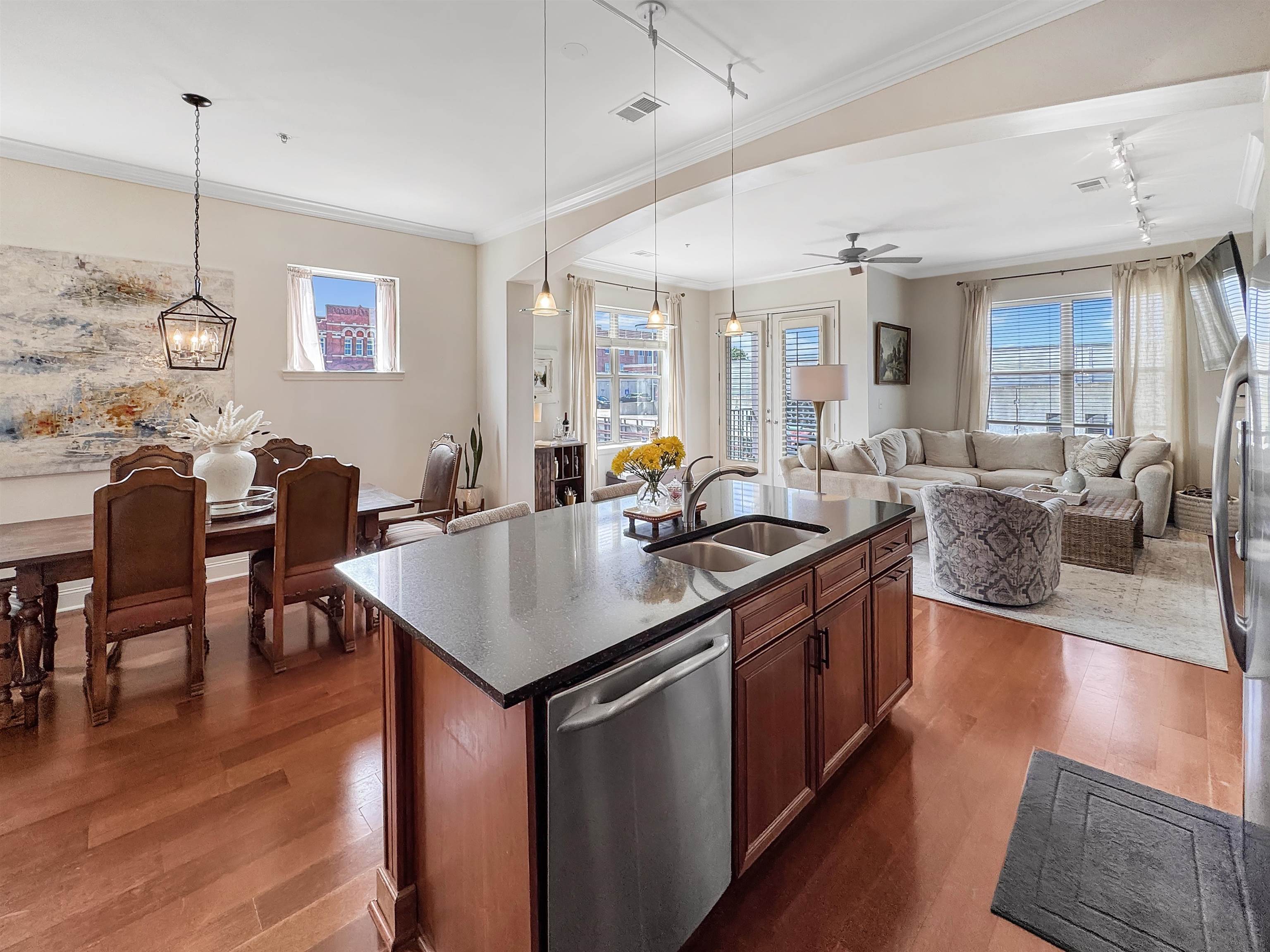 Memphis, Tennessee 38103, United States, 3 Bedrooms Bedrooms, ,3 BathroomsBathrooms,Residential,Active,150277