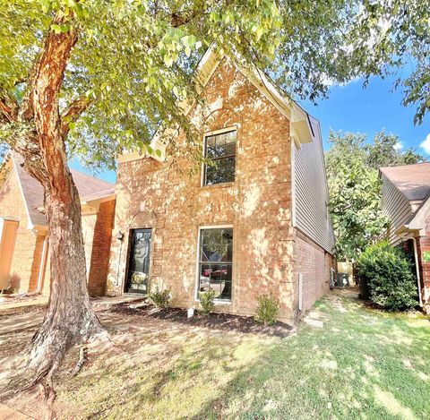 Photo of 1646 OAKEN BUCKET DR, Memphis, TN 38016 (MLS # 10213486)