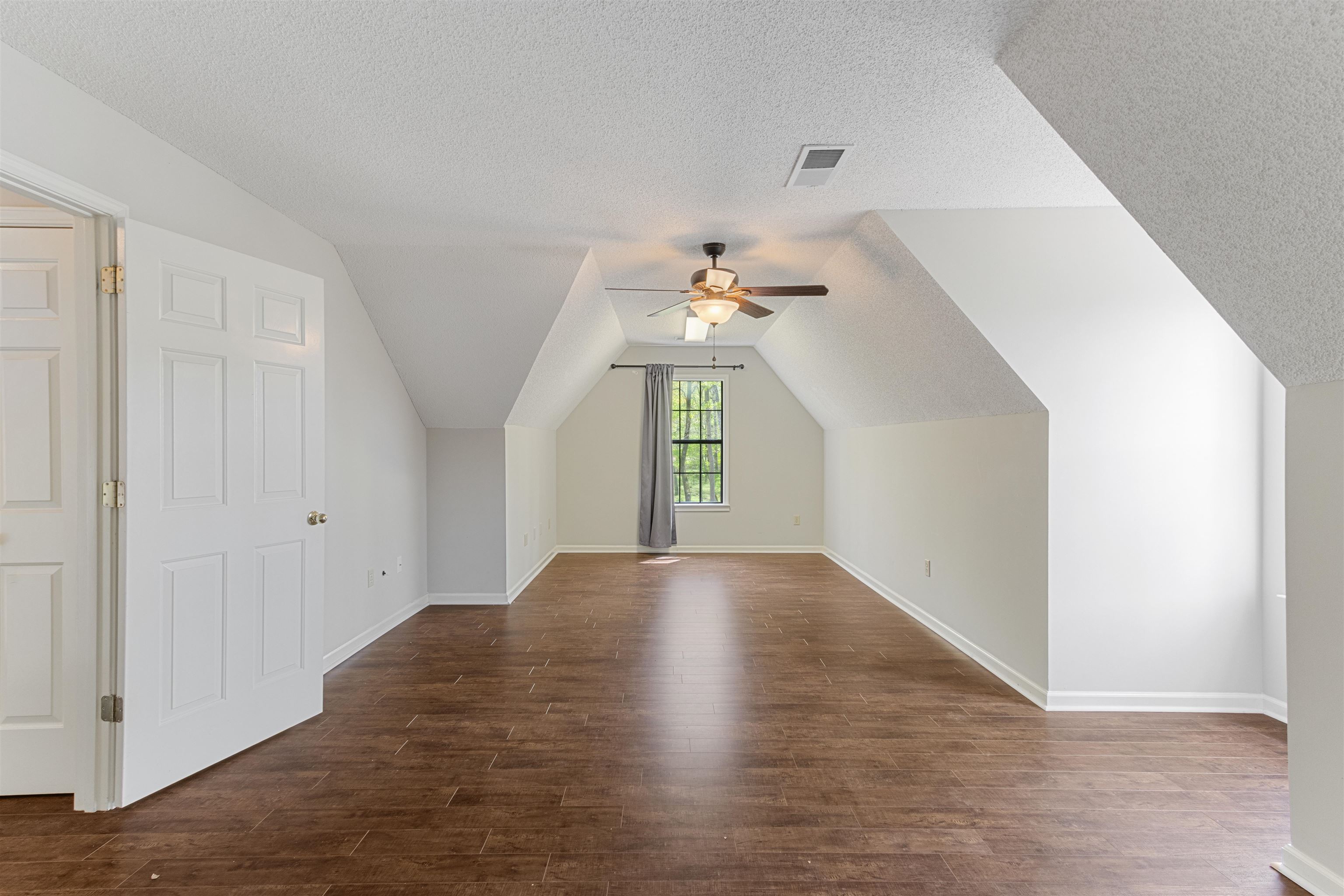 Bartlett, Tennessee 38002, United States, 5 Bedrooms Bedrooms, ,4 BathroomsBathrooms,Residential,Active,23524