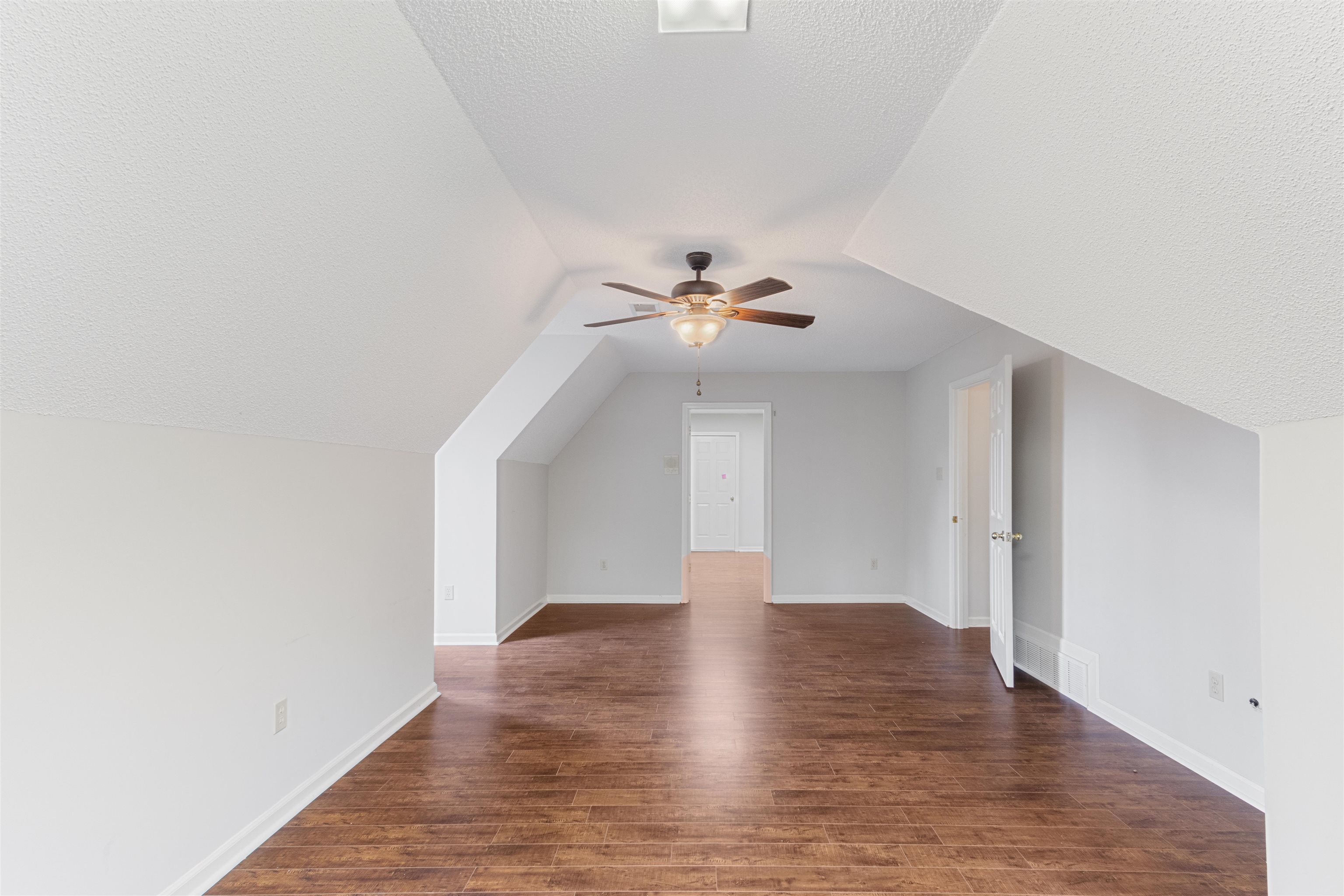 Bartlett, Tennessee 38002, United States, 5 Bedrooms Bedrooms, ,4 BathroomsBathrooms,Residential,Active,23524