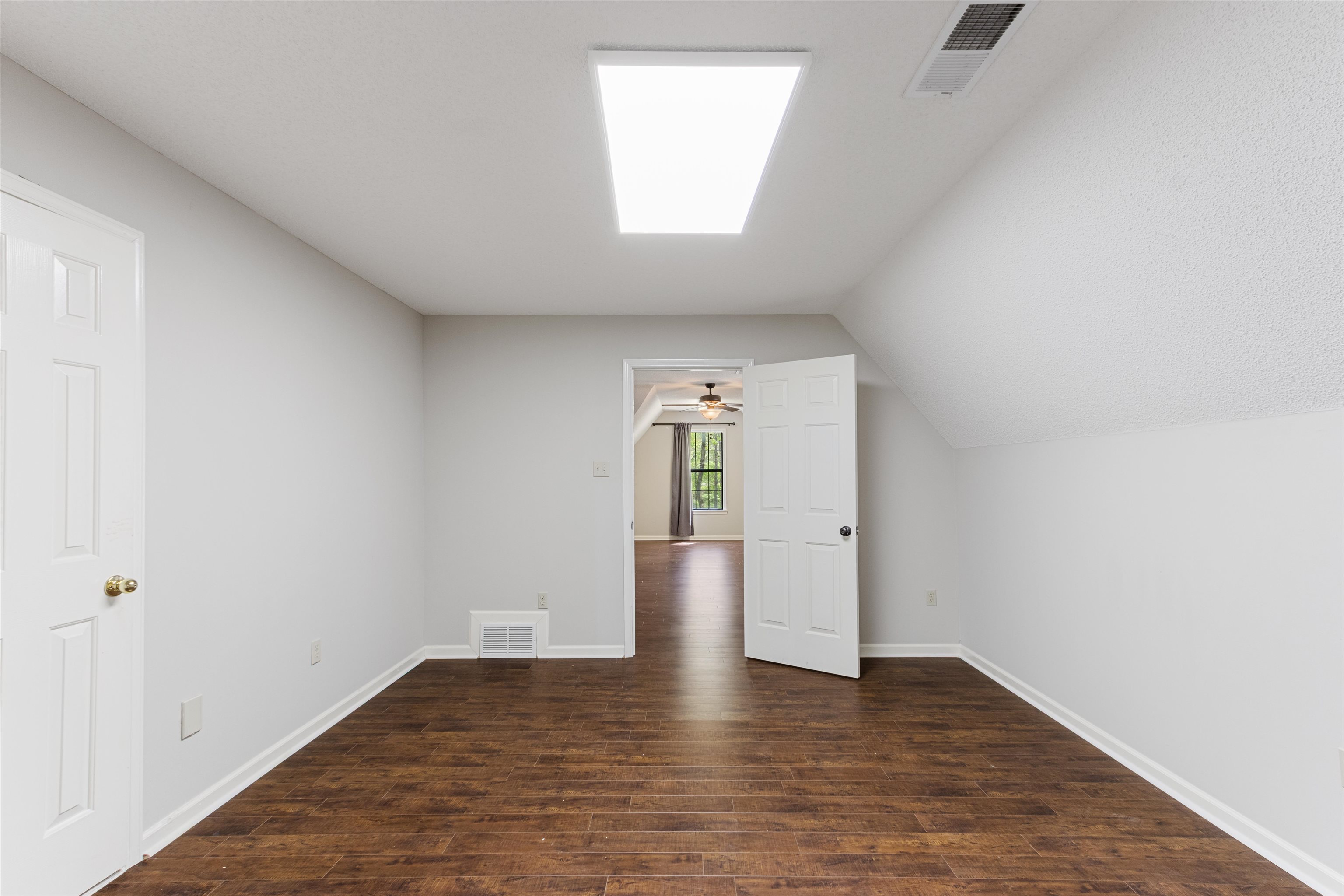 Bartlett, Tennessee 38002, United States, 5 Bedrooms Bedrooms, ,4 BathroomsBathrooms,Residential,Active,23524